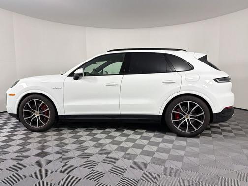 White 2024 Porsche Cayenne Cayenne S E-Hybrid