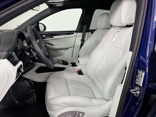 2025 Porsche Macan AWD