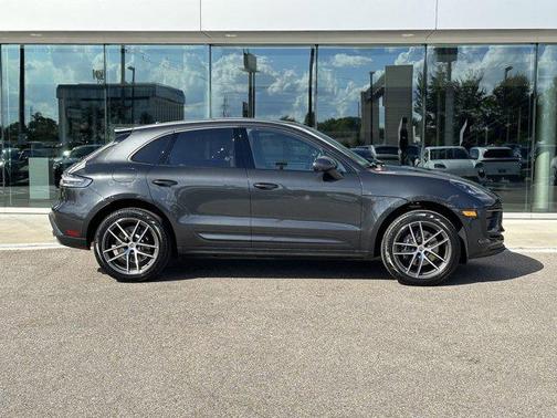 2025 Porsche Macan Base