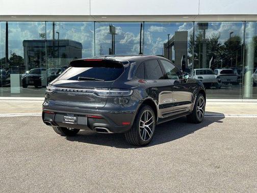 2025 Porsche Macan Base
