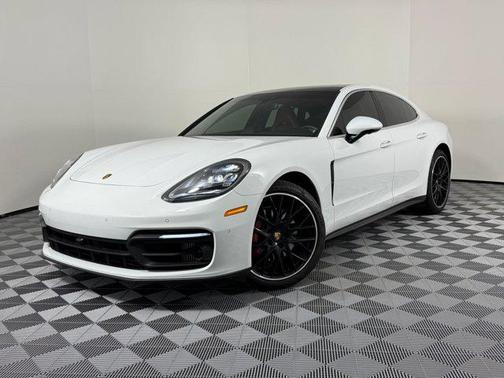 2022 Porsche Panamera 4S