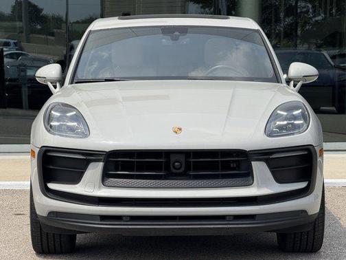 2023 Porsche Macan Base