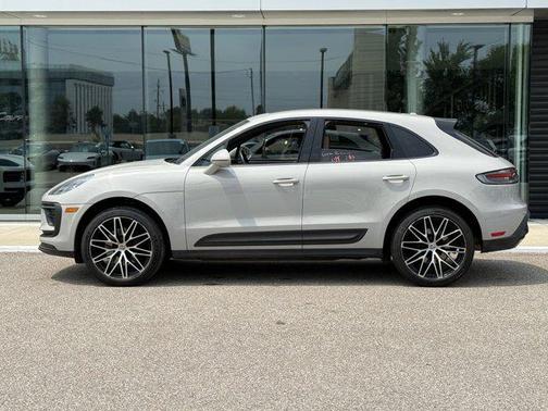 2023 Porsche Macan Base