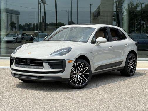 2023 Porsche Macan Base