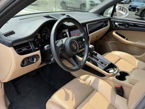 2023 Porsche Macan Base