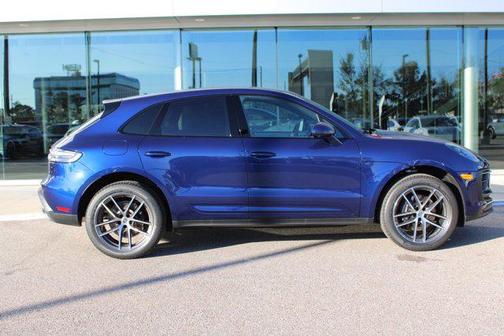2025 Porsche Macan Base