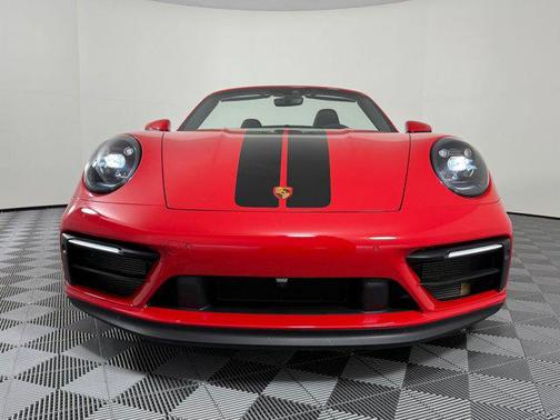 2024 Porsche 911 Carrera 4 GTS