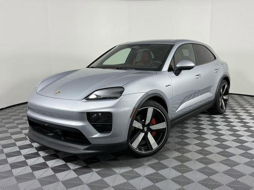 Dolomite Silver Metallic 2025 Porsche Macan Macan Electric 4S