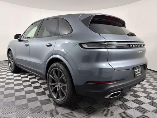 Vanadium Grey Metallic 2026 Porsche Cayenne Cayenne
