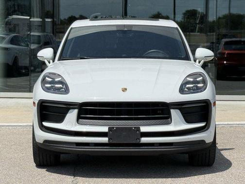 2022 Porsche Macan Base