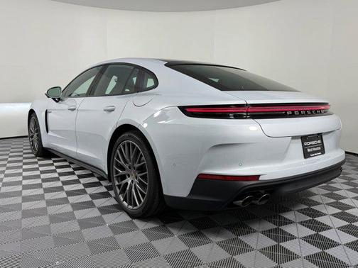 2026 Porsche Panamera 4 E-Hybrid