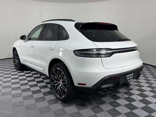 2026 Porsche Macan AWD