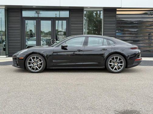 2025 Porsche Panamera RWD