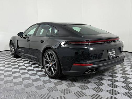 2025 Porsche Panamera RWD