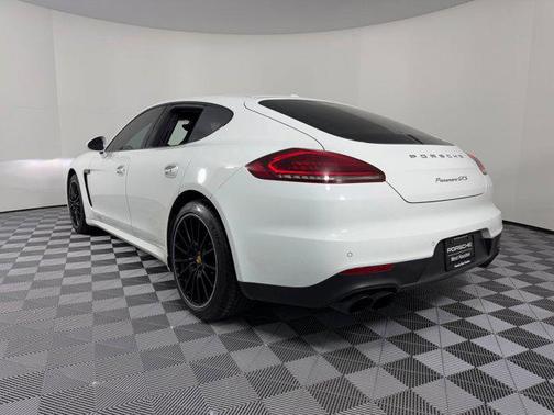 2016 Porsche Panamera GTS