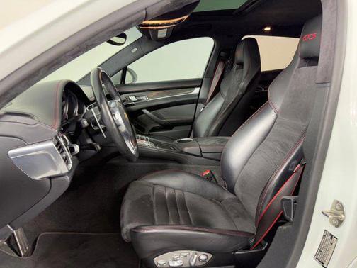2016 Porsche Panamera GTS