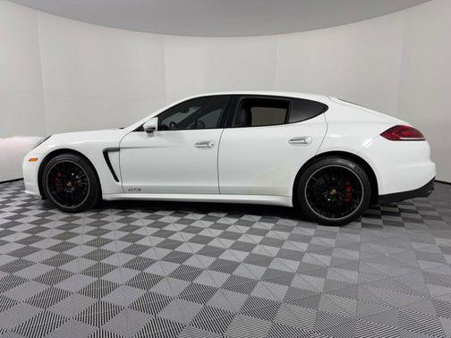 2016 Porsche Panamera GTS