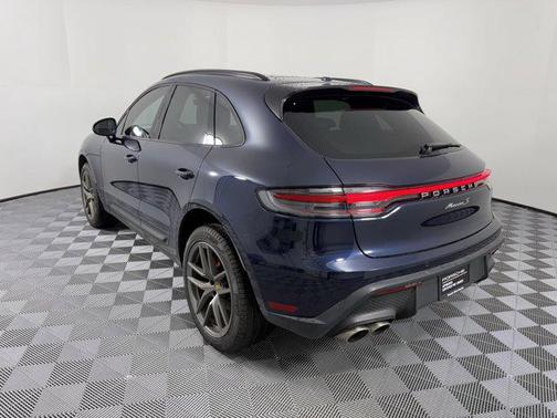 2022 Porsche Macan Base