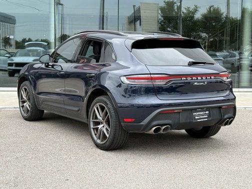 2022 Porsche Macan Base