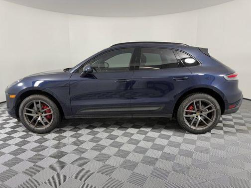 2022 Porsche Macan Base
