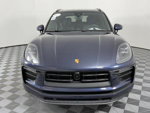 2022 Porsche Macan Base