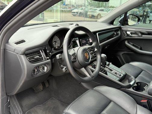 2022 Porsche Macan Base