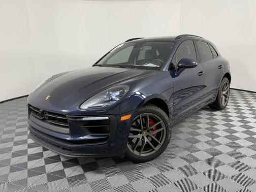 2022 Porsche Macan Base