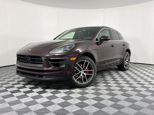 Copper Ruby Metallic 2026 Porsche Macan Macan