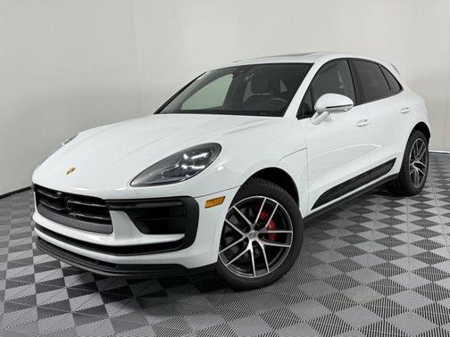 2025 Porsche Macan Base