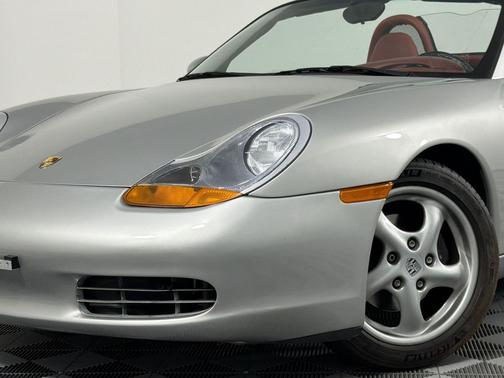 Arctic Silver Metallic 1997 Porsche Boxster 2dr Roadster Manual
