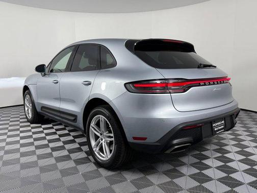 2025 Porsche Macan AWD