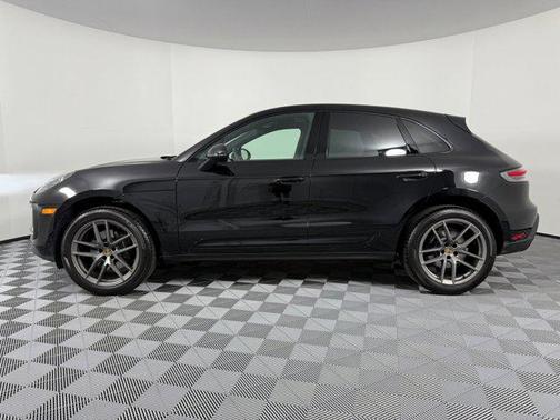 2025 Porsche Macan AWD