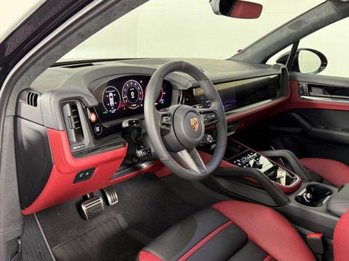 2026 Porsche Cayenne GTS