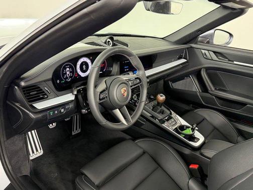 2026 Porsche 911 Carrera