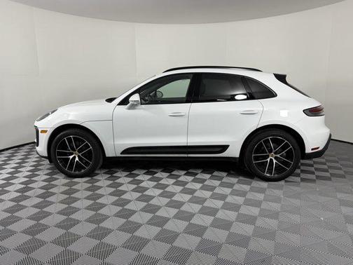2024 Porsche Macan Base