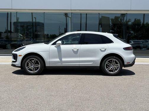 2025 Porsche Macan Base