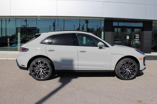 2025 Porsche Macan Base