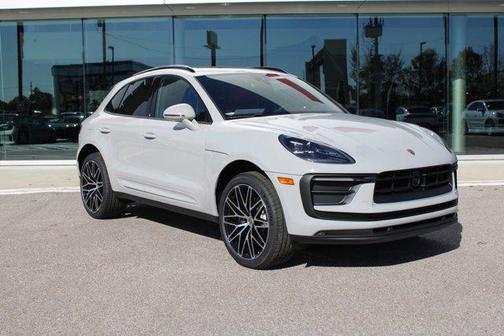 2025 Porsche Macan Base