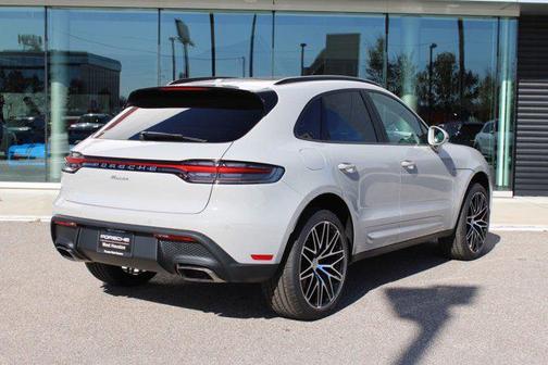 2025 Porsche Macan Base