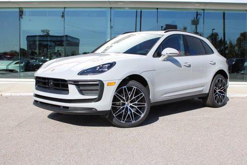 2025 Porsche Macan Base