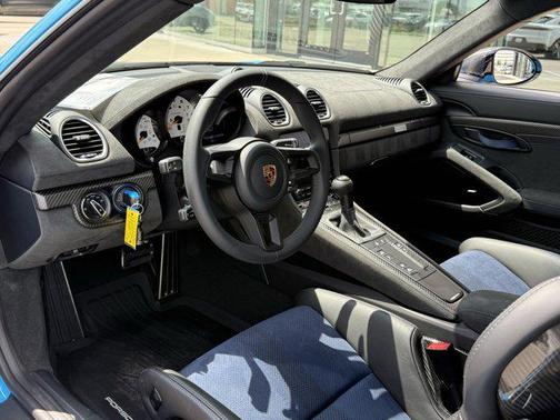 2024 Porsche 718 Cayman GT4 RS