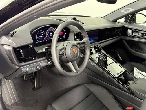 2026 Porsche Panamera 4