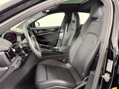 2026 Porsche Panamera 4