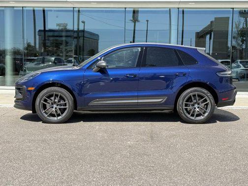 2025 Porsche Macan Base