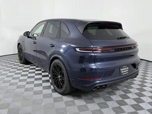2025 Porsche Cayenne S