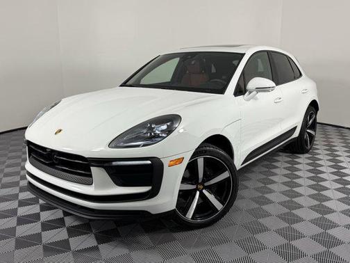 2025 Porsche Macan Base