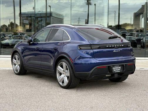 2024 Porsche Macan Base