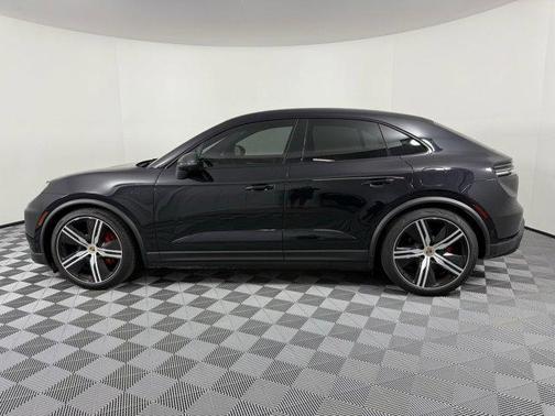 2025 Porsche Macan 4S