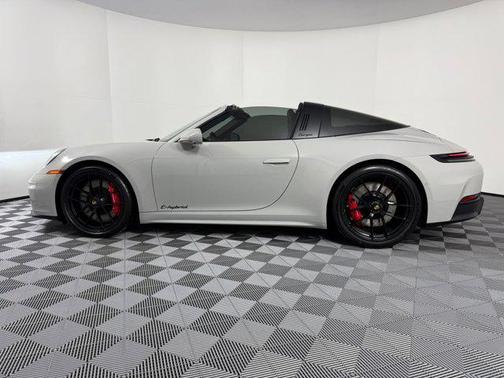 2026 Porsche 911 Targa 4 GTS