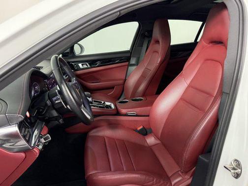 2020 Porsche Panamera 4